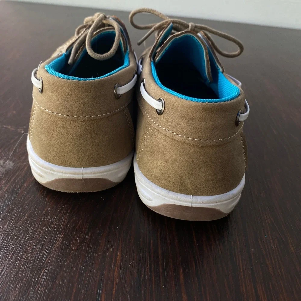 Cherry Popo Boat Shoes Loafers Casual Tan Lace Up Kids Size 4 Excellent preowned